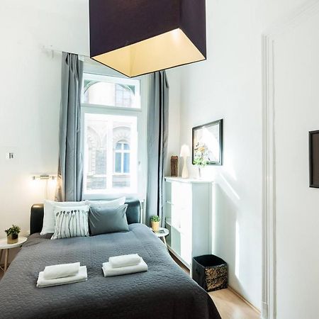 Cosy And Central Apartment With 4 Bedrooms And A/C Budapest Extérieur photo