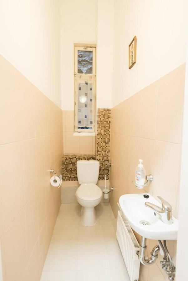 Cosy And Central Apartment With 4 Bedrooms And A/C Budapest Extérieur photo