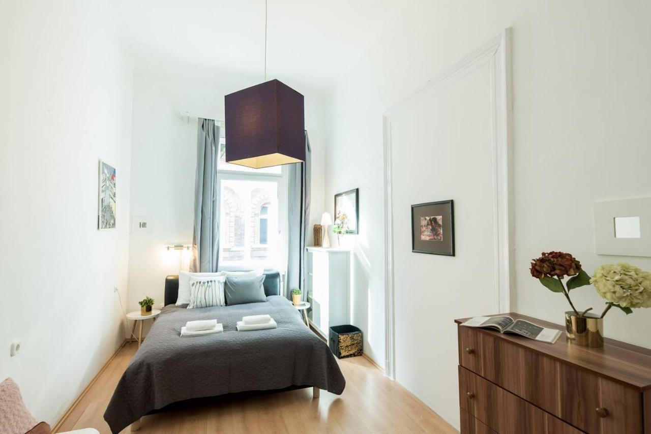Cosy And Central Apartment With 4 Bedrooms And A/C Budapest Extérieur photo